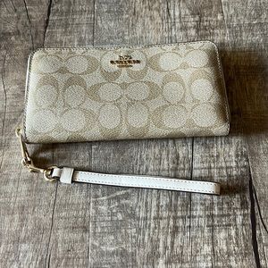Coach wallet/wristlet